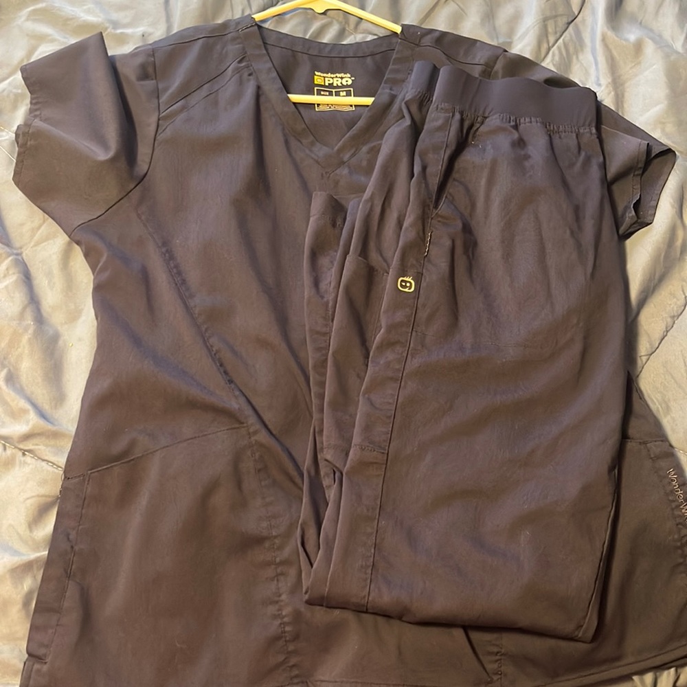 Top(M) and pants(S) scrubs